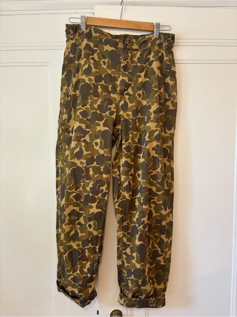 Everlane Fatigue Barrel Pant in Camo - Picture 3 of 6